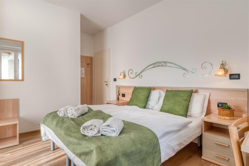 Albergo Alla Costa Bezzecca Εξωτερικό φωτογραφία