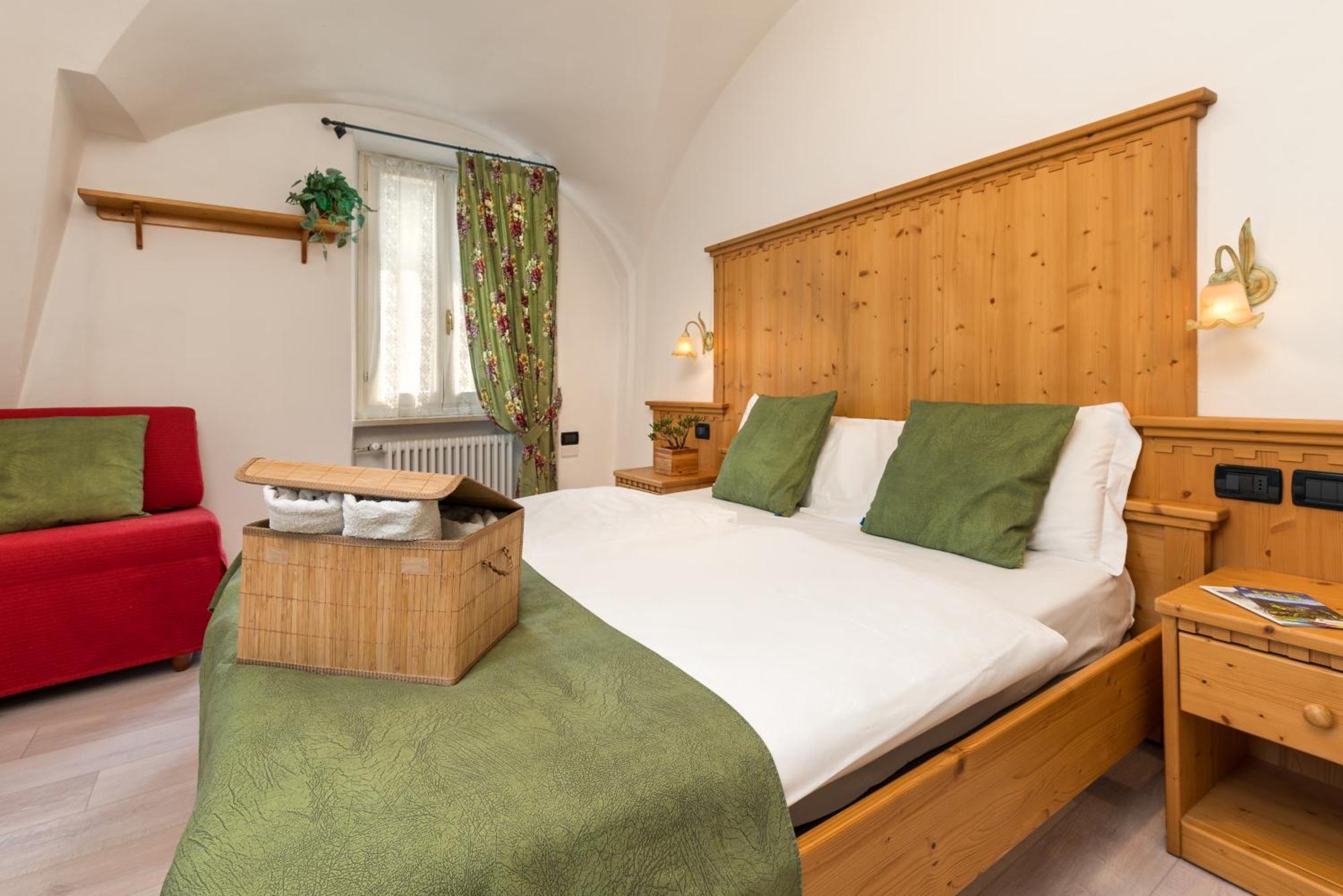 Albergo Alla Costa Bezzecca Εξωτερικό φωτογραφία