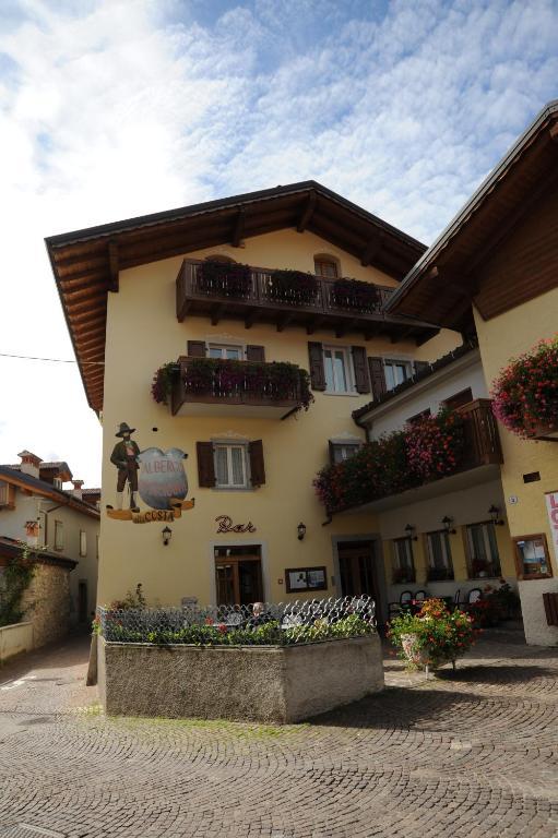 Albergo Alla Costa Bezzecca Εξωτερικό φωτογραφία